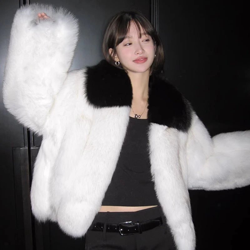 Women's Luxurious and Voluminous Faux Fur Jacket with Collar