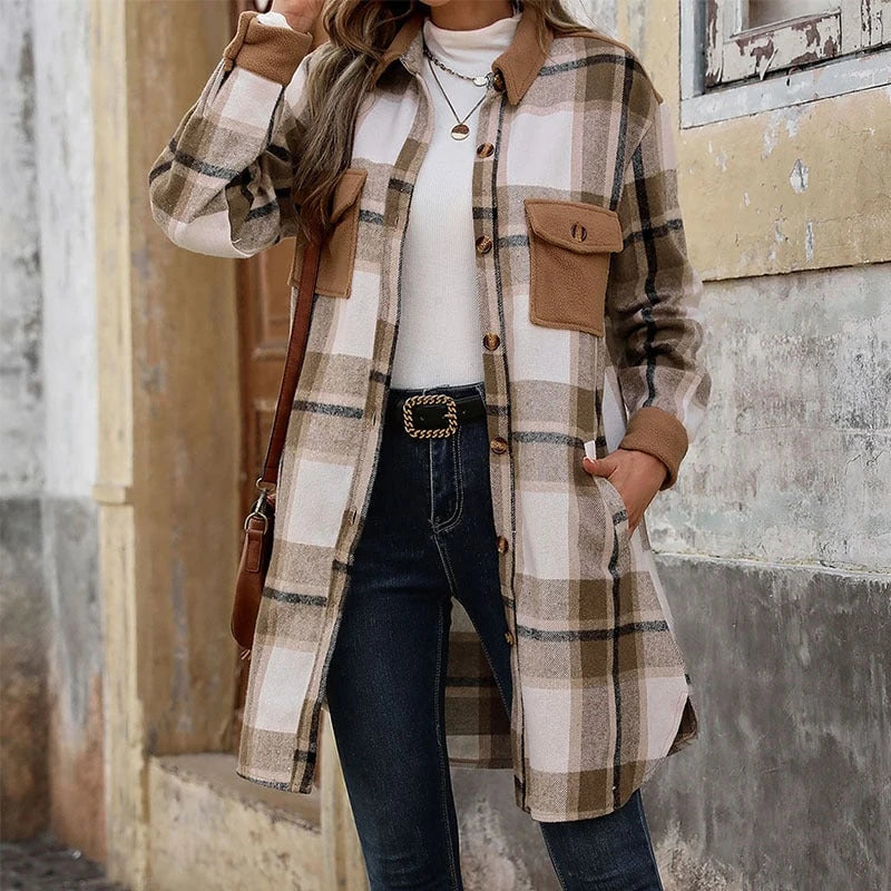 Women's checked coat with practical pocket design and classic cut