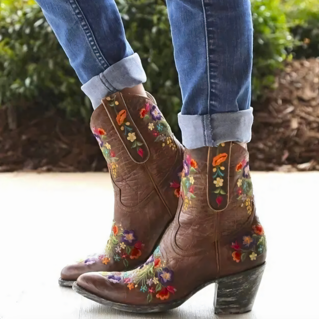 Weather-resistant Vintage Cowgirl Boots