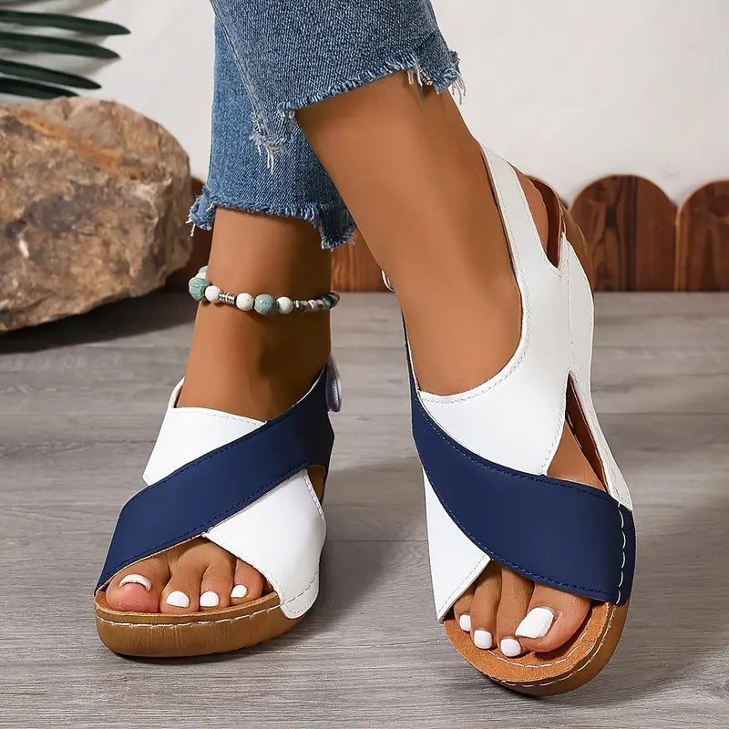 Women's shoes with contrasting wedge heel