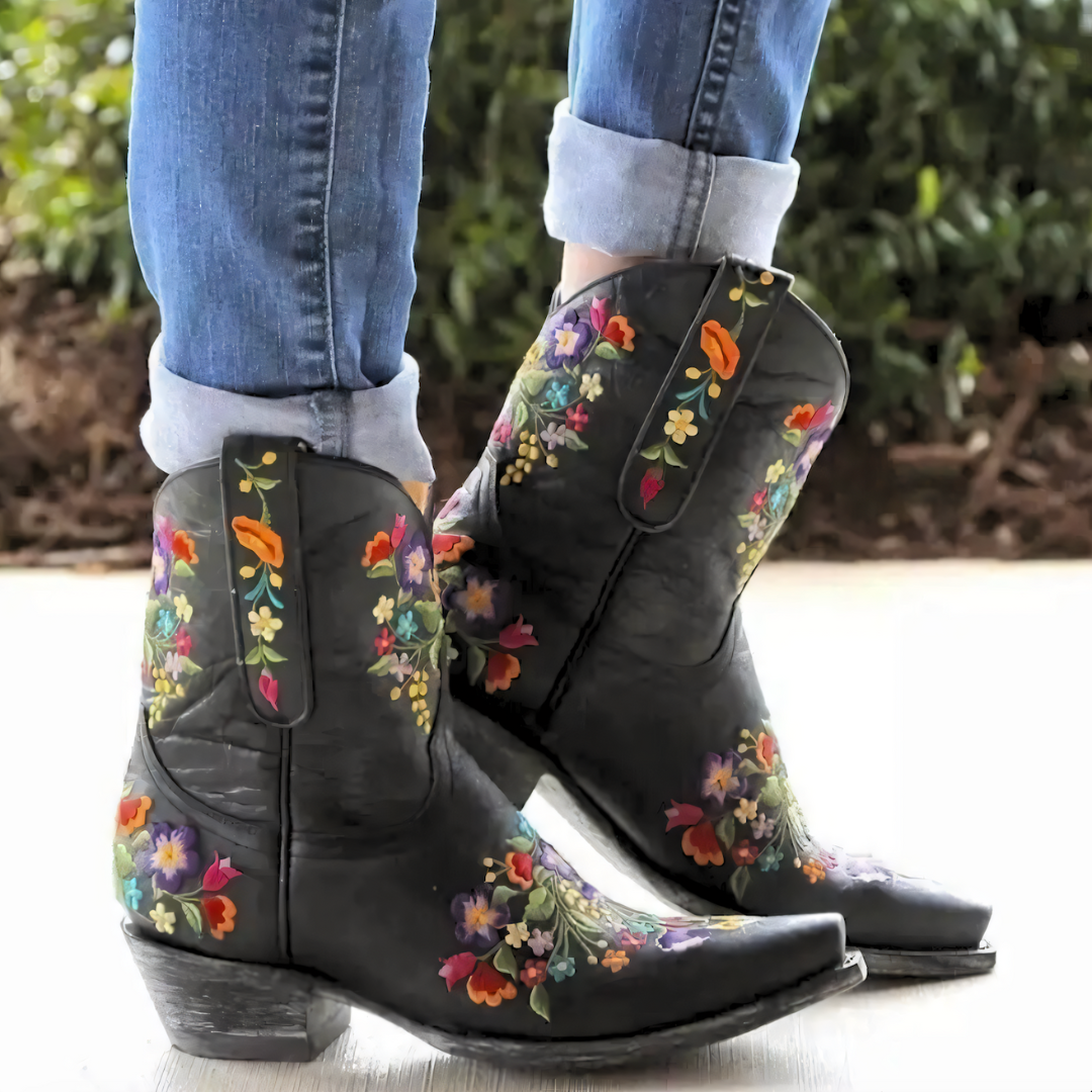 Weather-resistant Vintage Cowgirl Boots