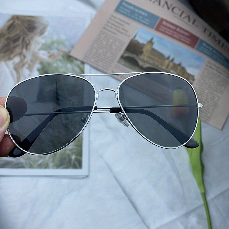 Classic Aviator Sunglasses with Golden Frame for Women