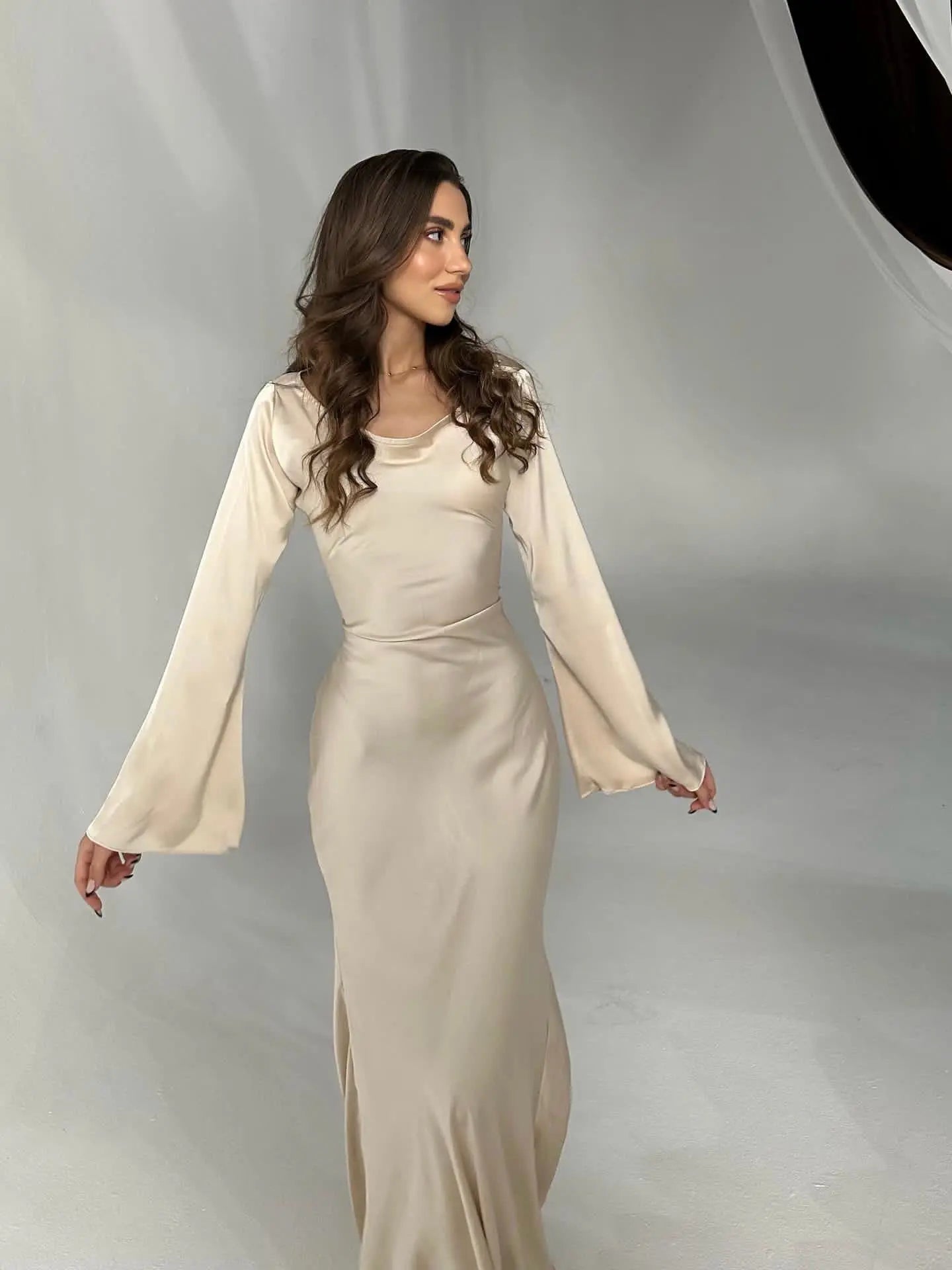 Flowing Maxi Dress With Long Sleeves For Women