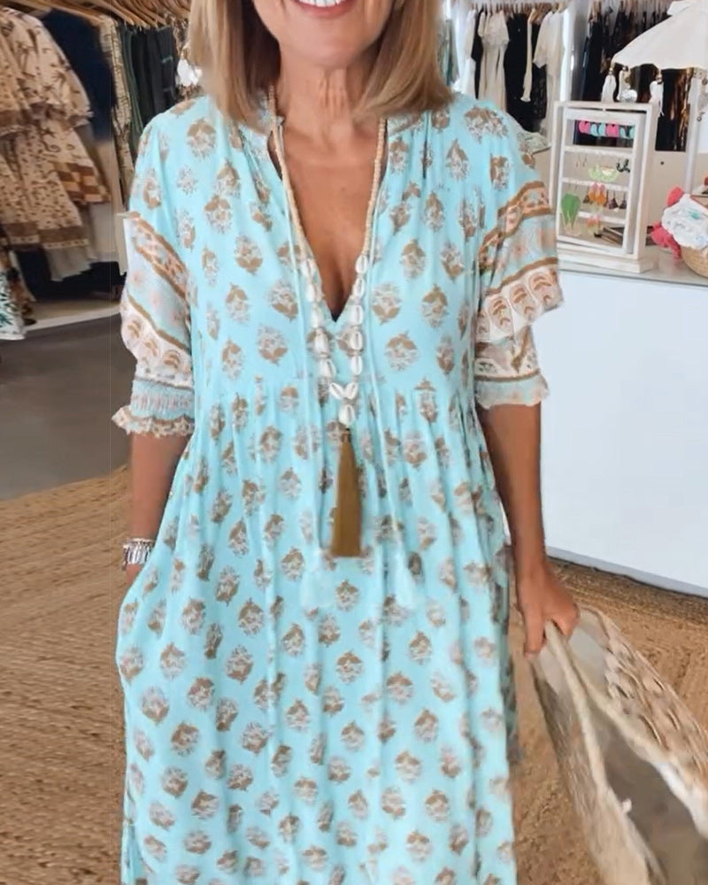 Casual Printed Dress with V-Neck and Half-Length Sleeves