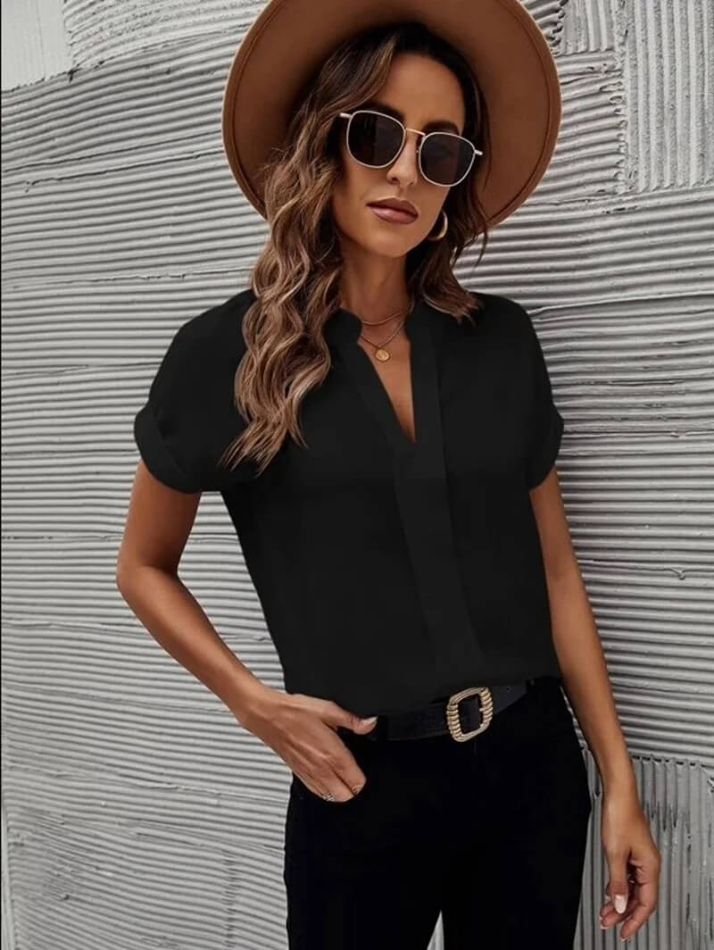 Lysse | Casual Blouse With V-Neck And Short Sleeves