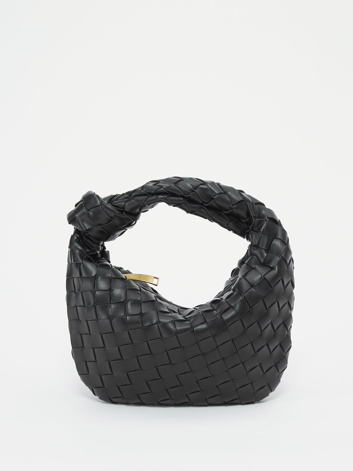 Casual and Relaxed Bag Design