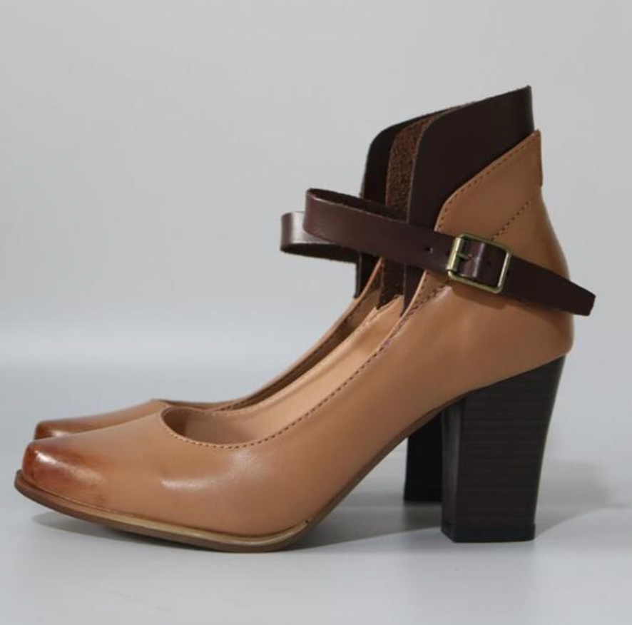 Elegant Heeled Shoe With Strap