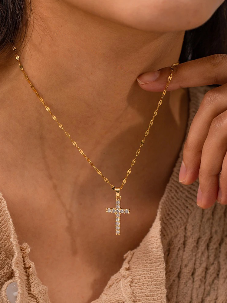 Cross Necklace Gold Made of Stainless Steel With Beautiful Pendant