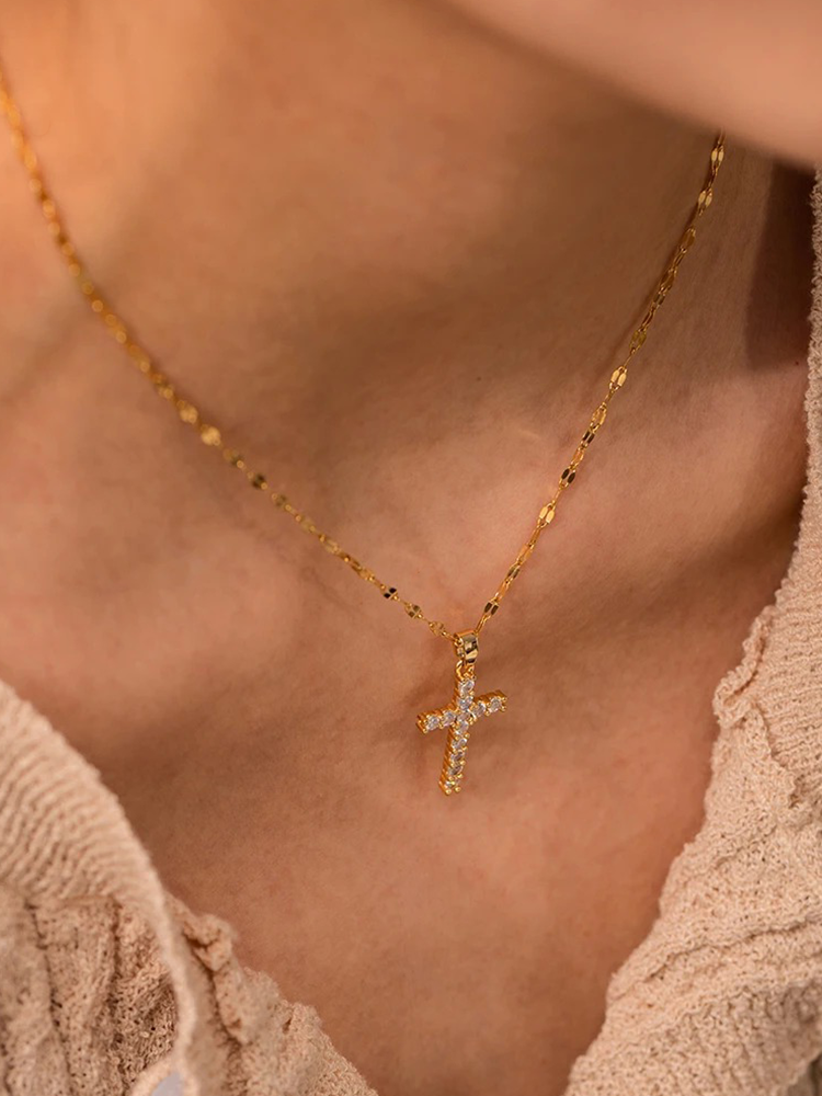 Cross Necklace Gold Made of Stainless Steel With Beautiful Pendant