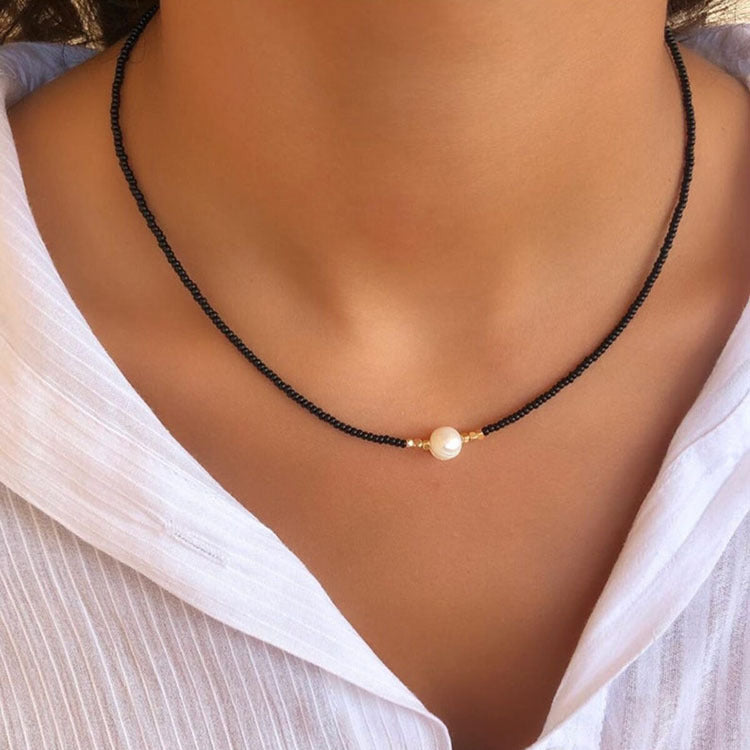 Classic Pearl Necklace With Fine Shine