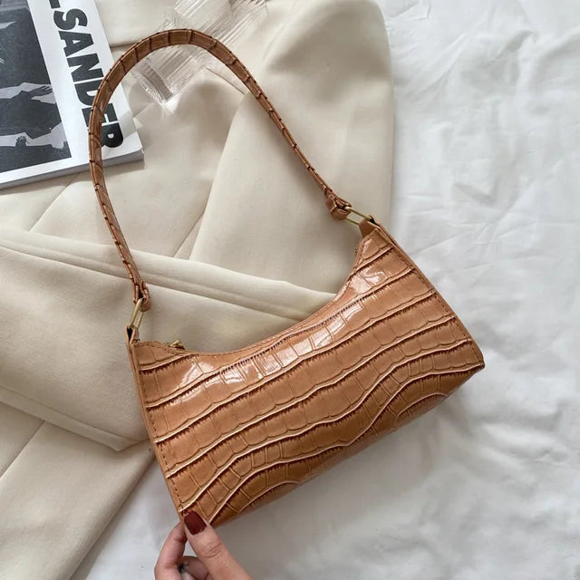 Women's Shoulder Bag In Retro Style Made Of Leather