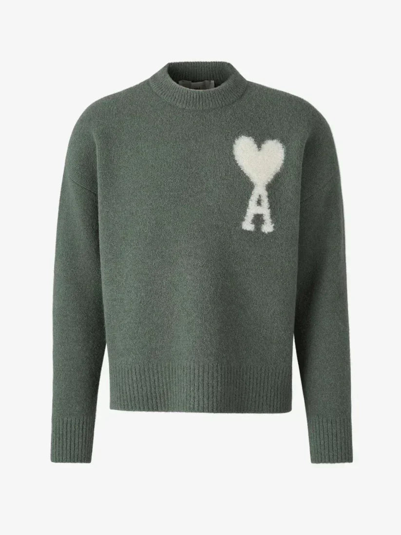 Luxurious Round Neck Heart Pattern Sweater With Long Sleeves