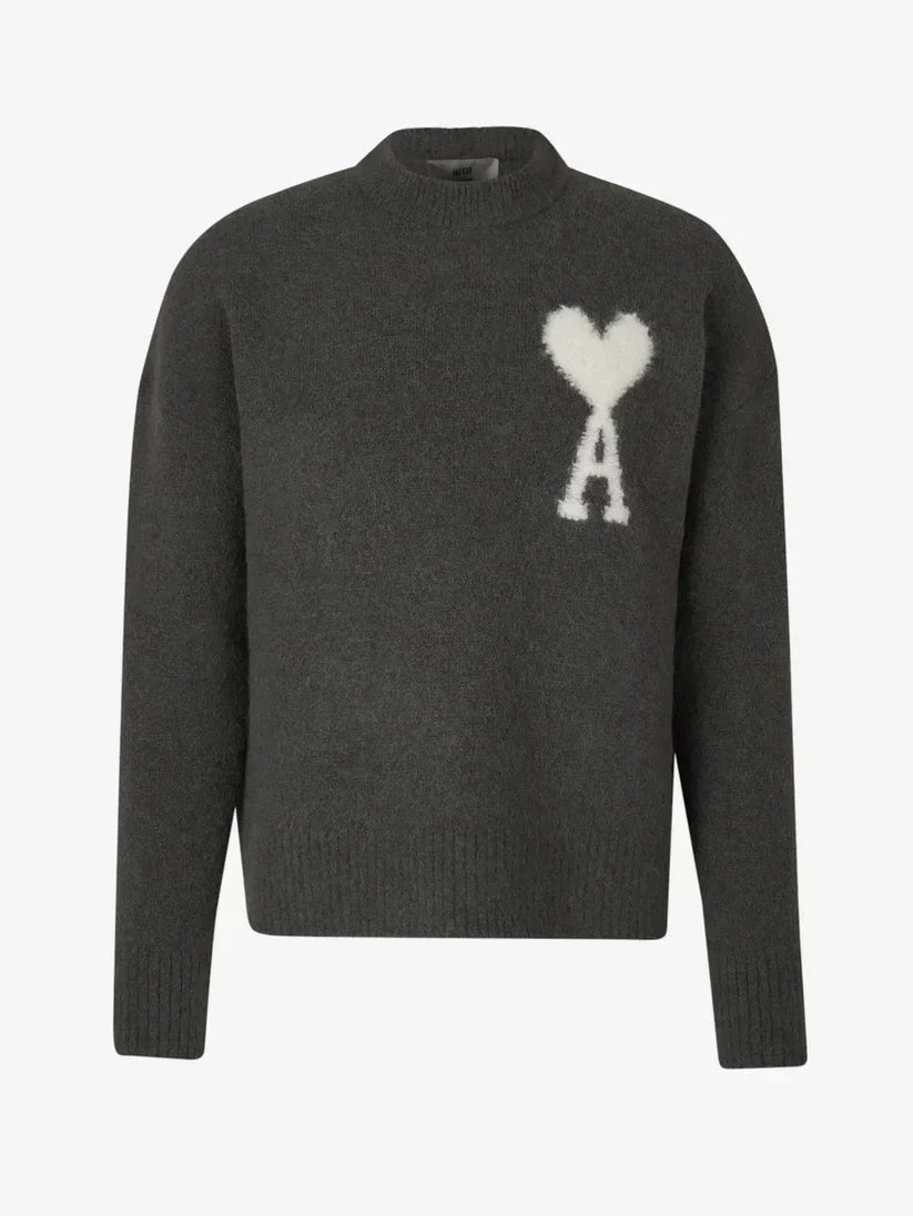 Luxurious Round Neck Heart Pattern Sweater With Long Sleeves