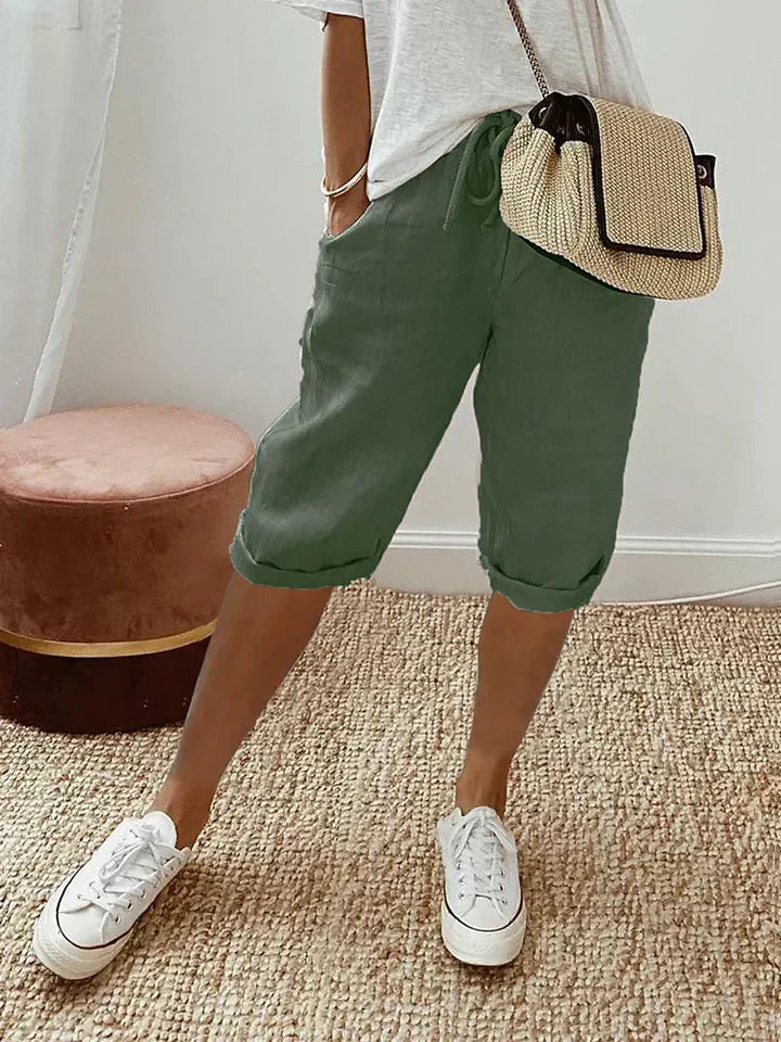 Shorts made of cotton and linen for women