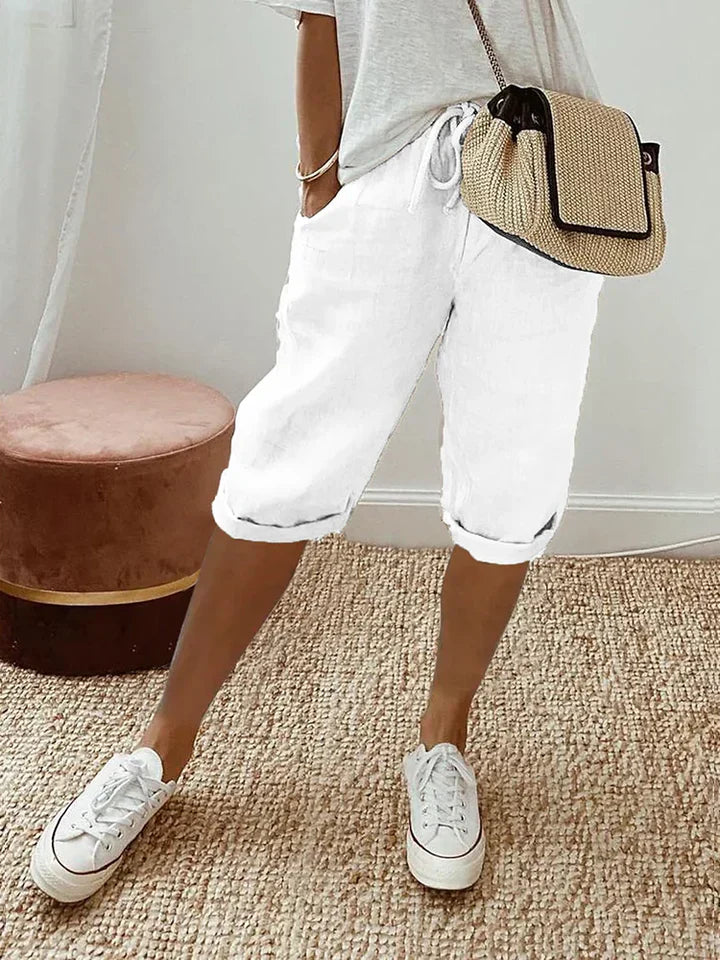 Shorts made of cotton and linen for women