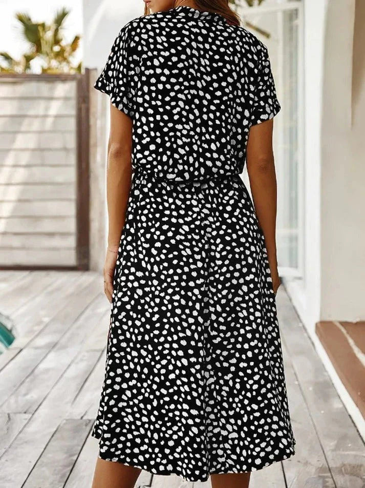 Elegant Short-Sleeved Shirt Dress With Polka Dots And Drawstring At The Waist