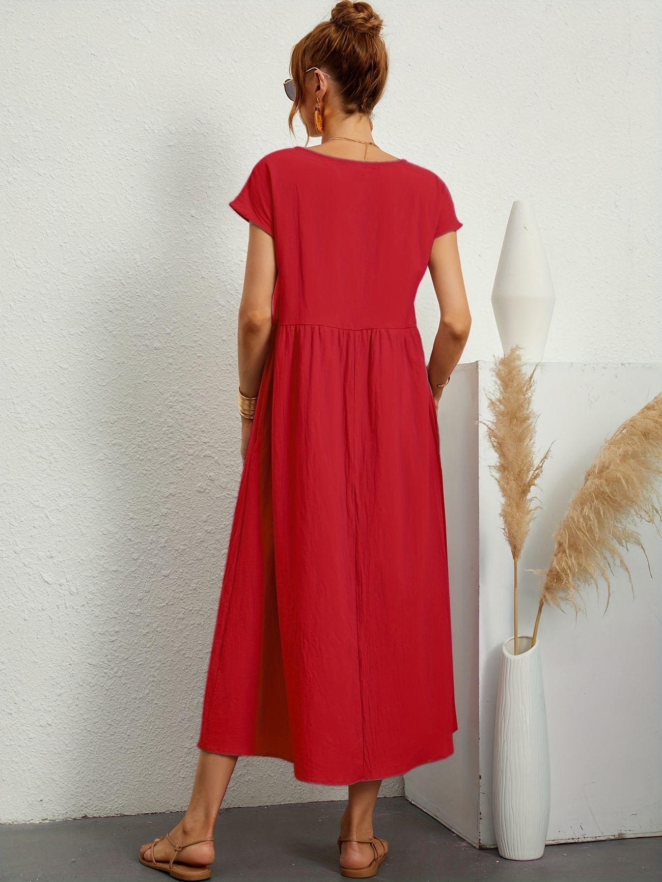 Camilledress With Round Neckline