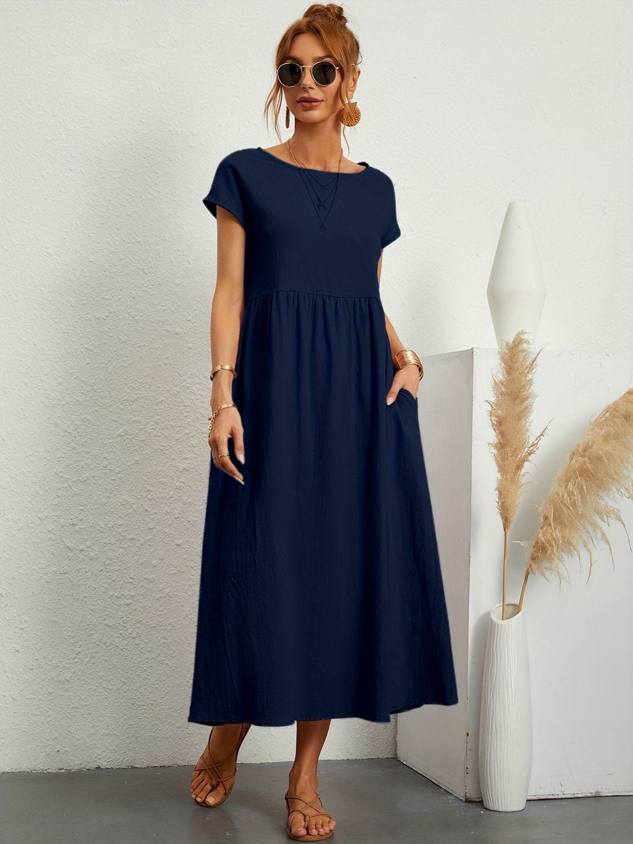 Camilledress With Round Neckline