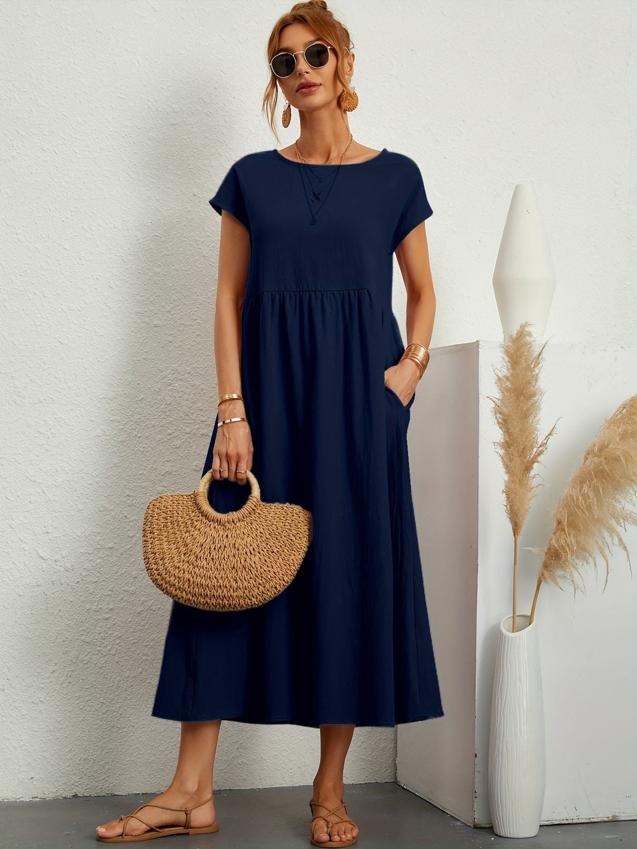 Camilledress With Round Neckline
