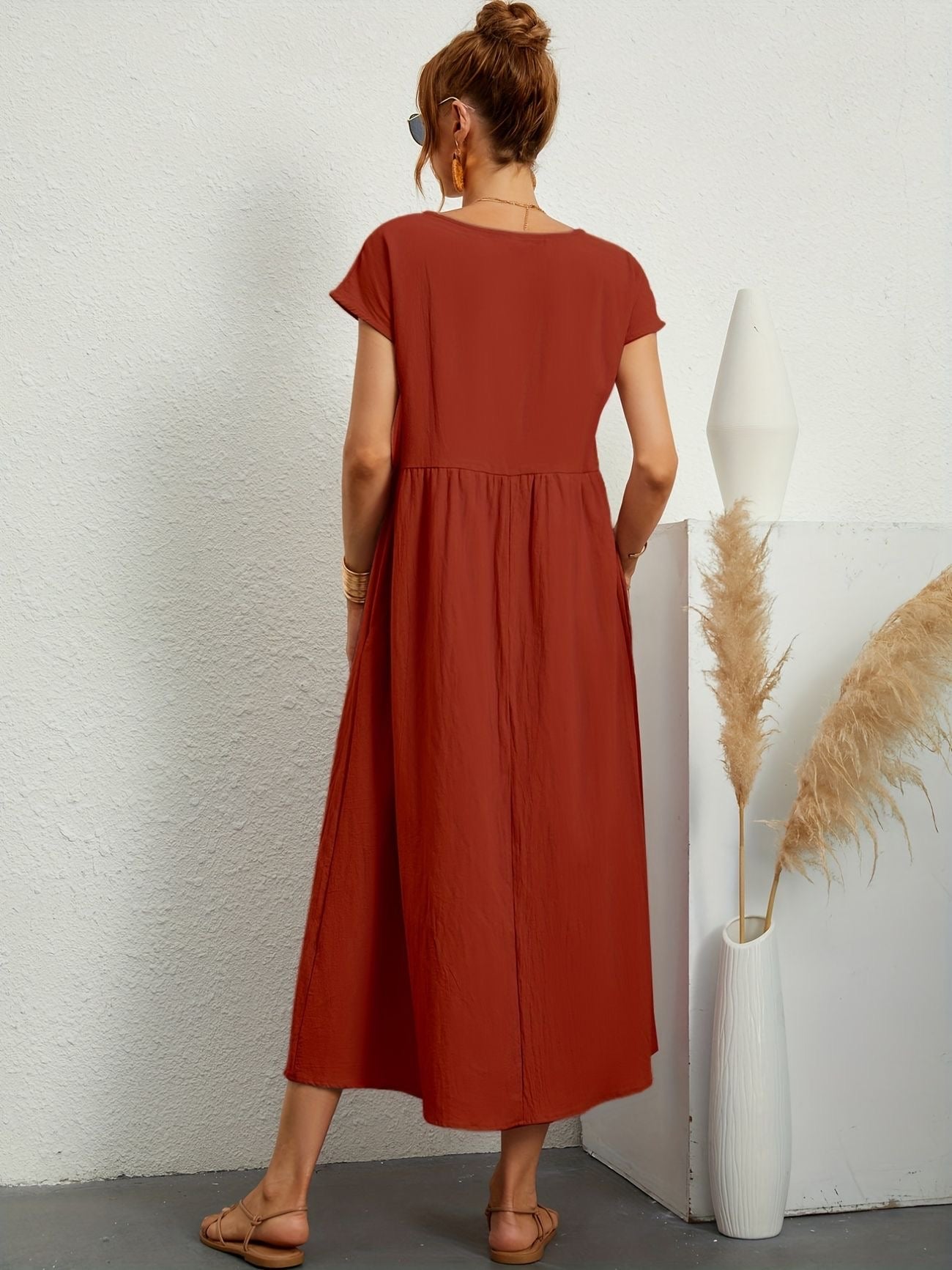 Camilledress With Round Neckline