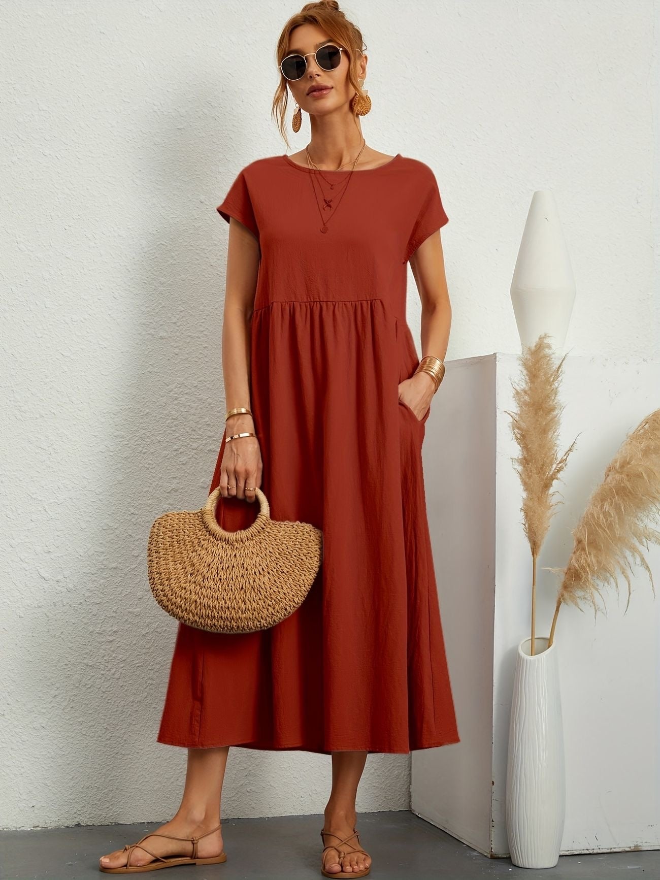 Camilledress With Round Neckline