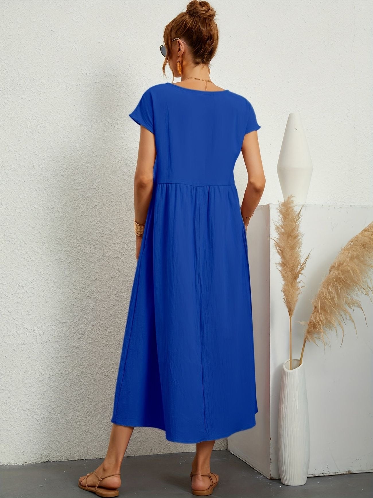 Camilledress With Round Neckline