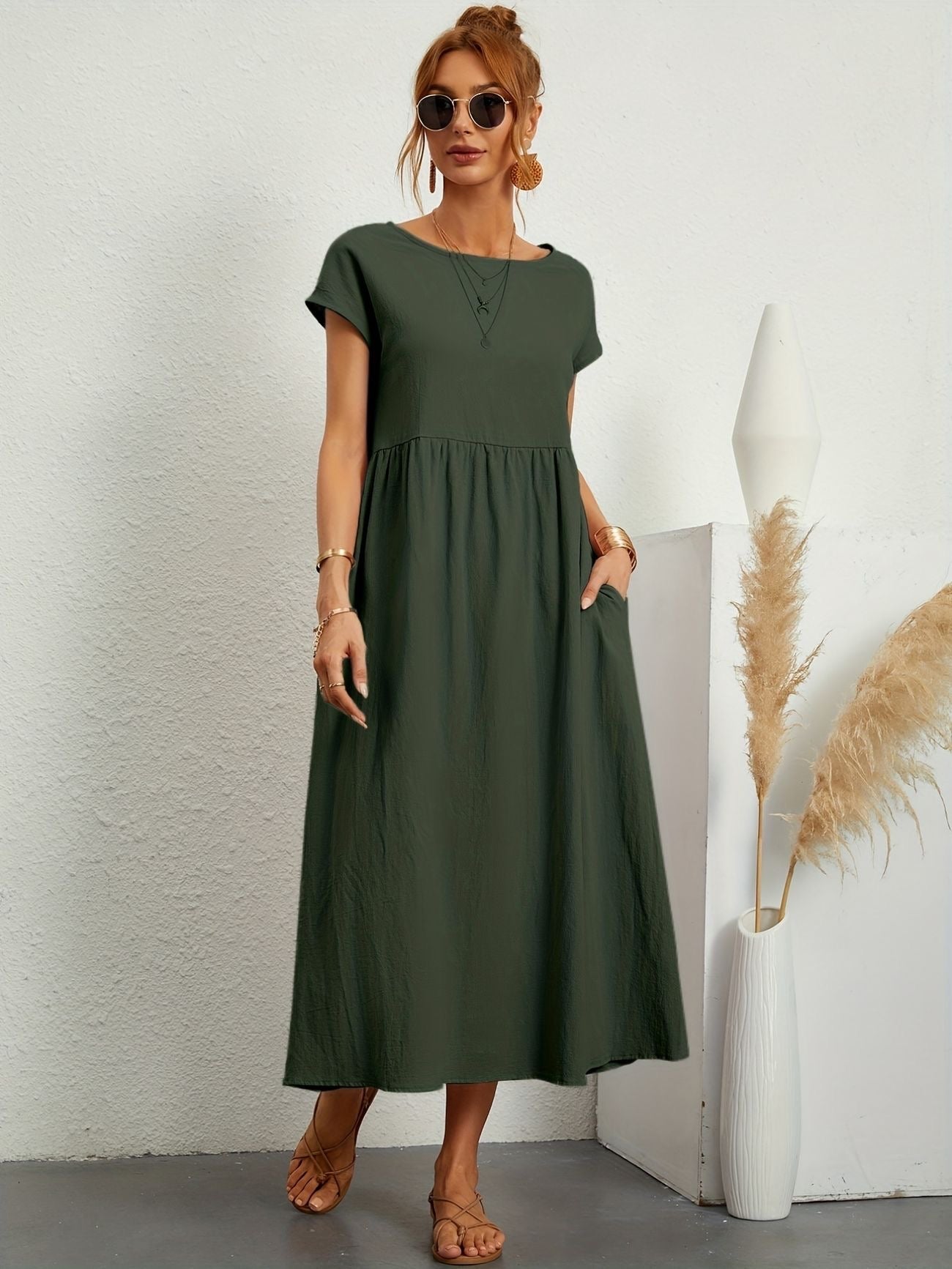 Camilledress With Round Neckline