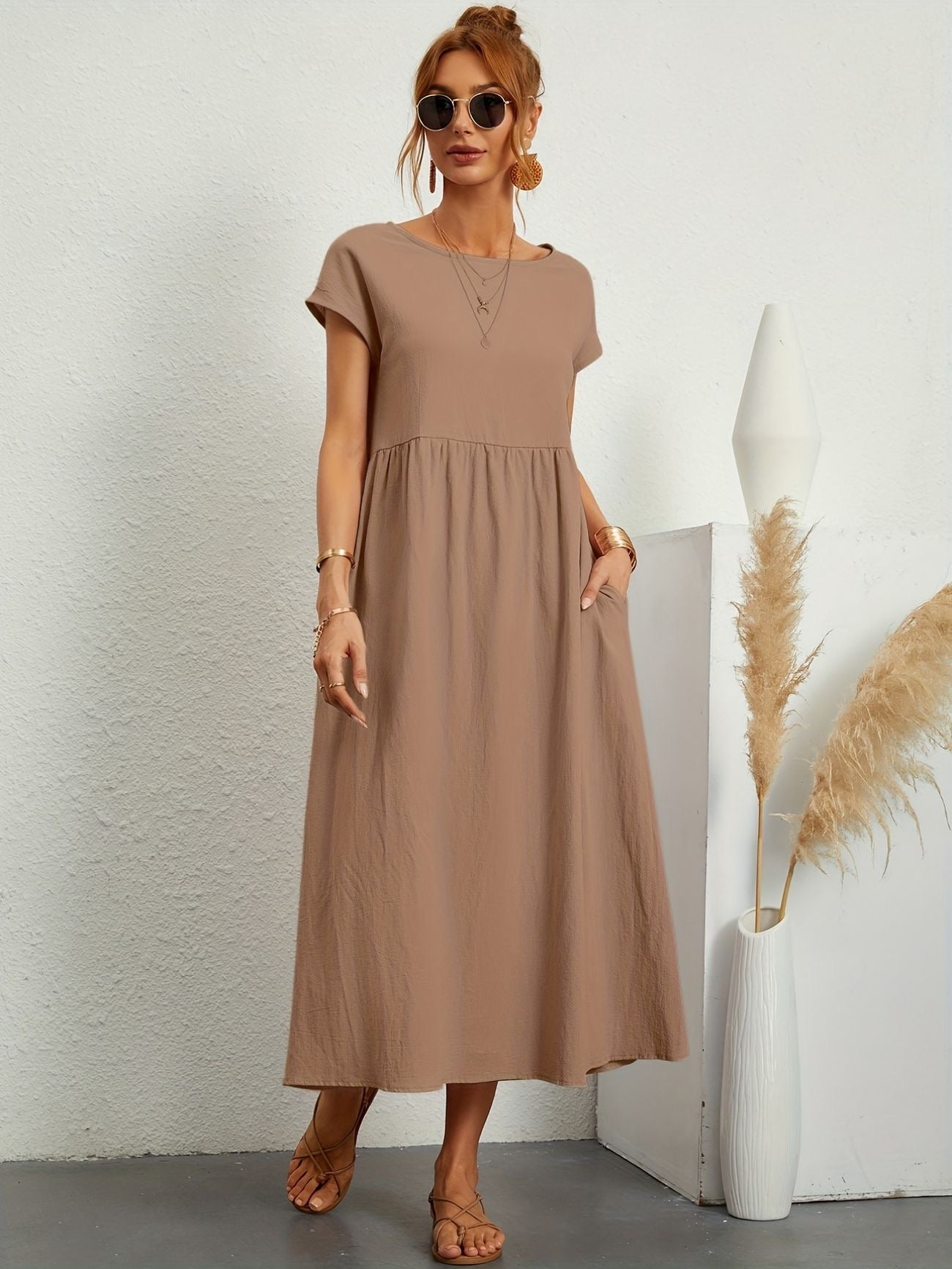 Camilledress With Round Neckline