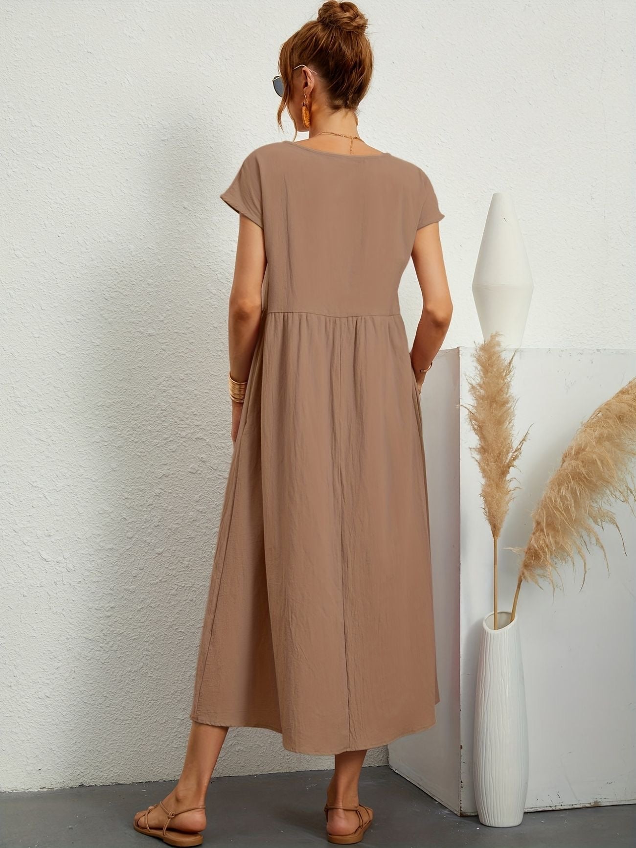 Camilledress With Round Neckline