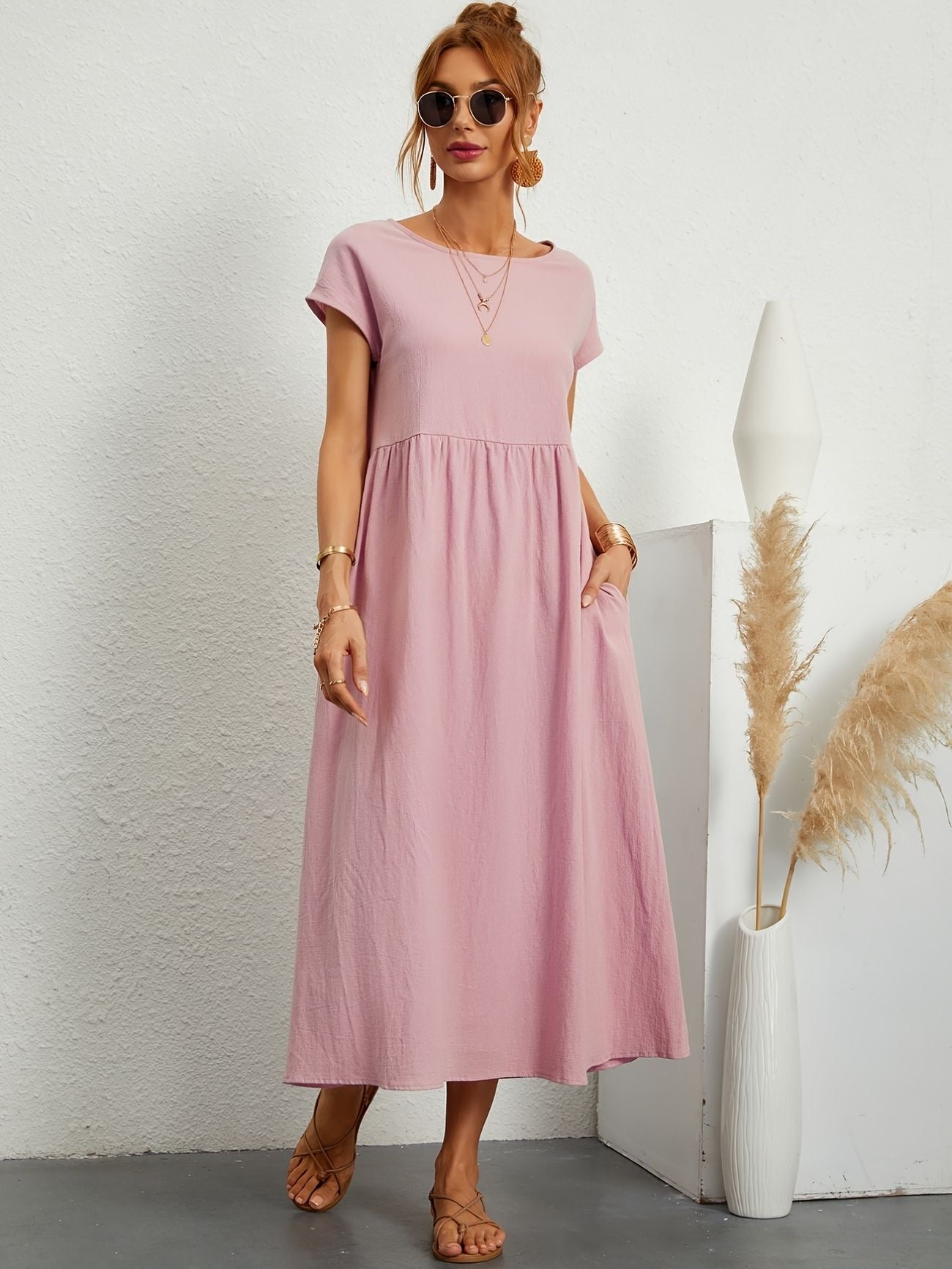 Camilledress With Round Neckline