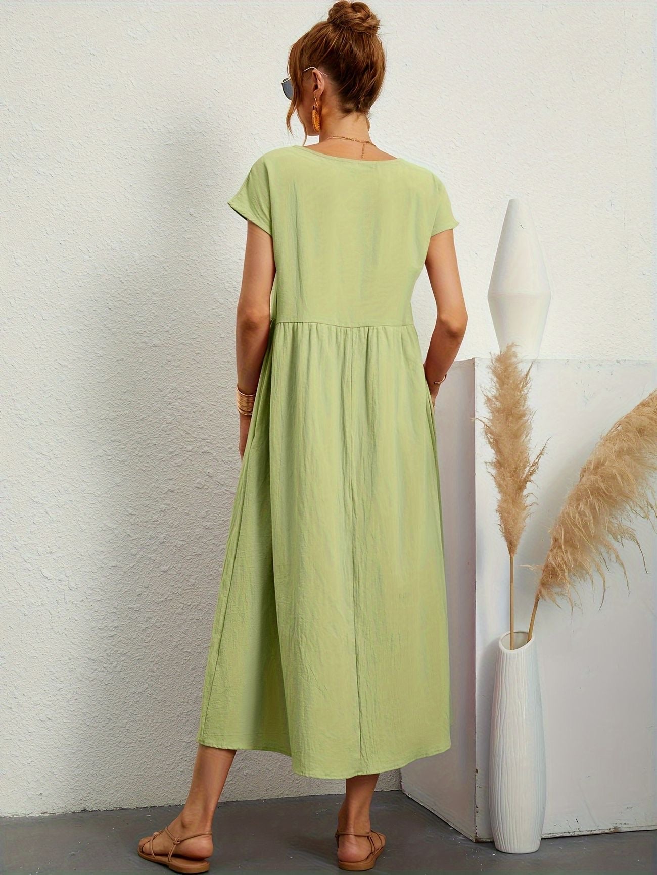 Camilledress With Round Neckline