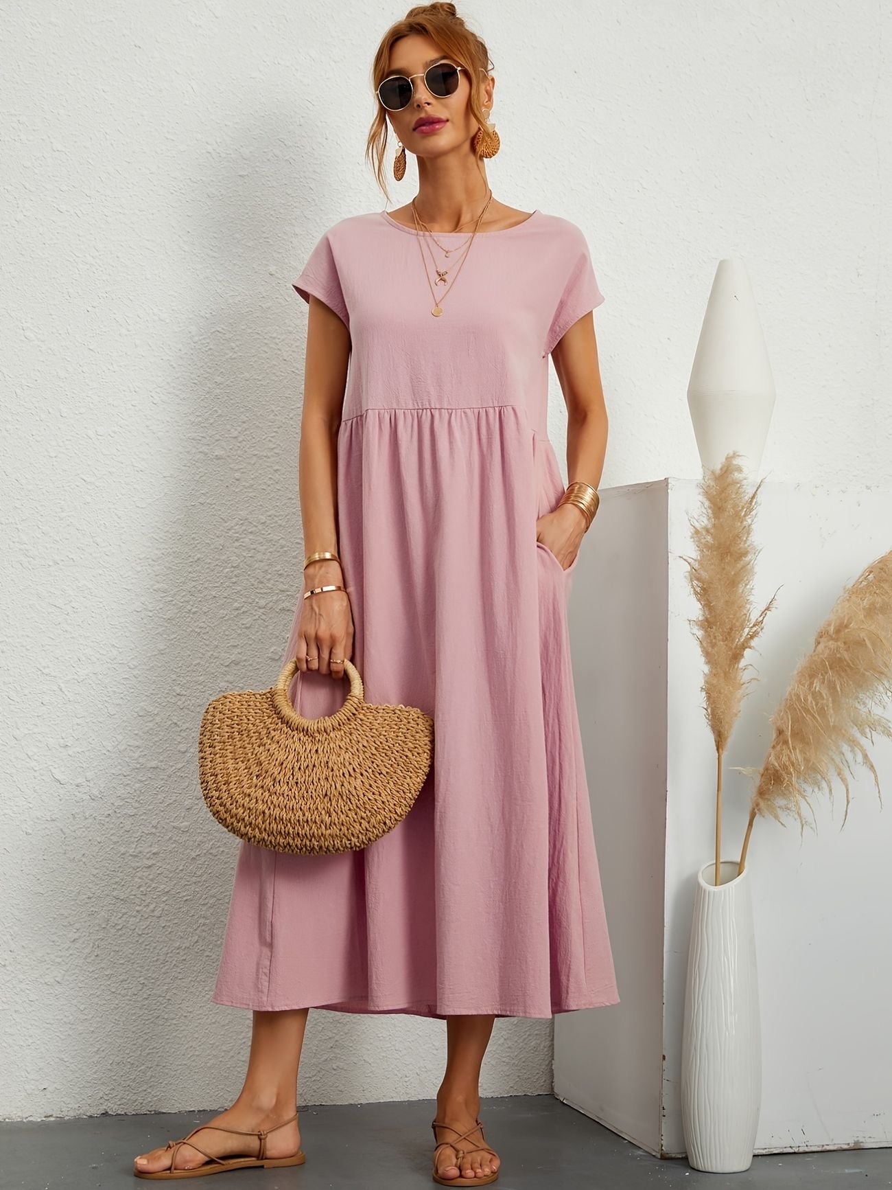 Camilledress With Round Neckline