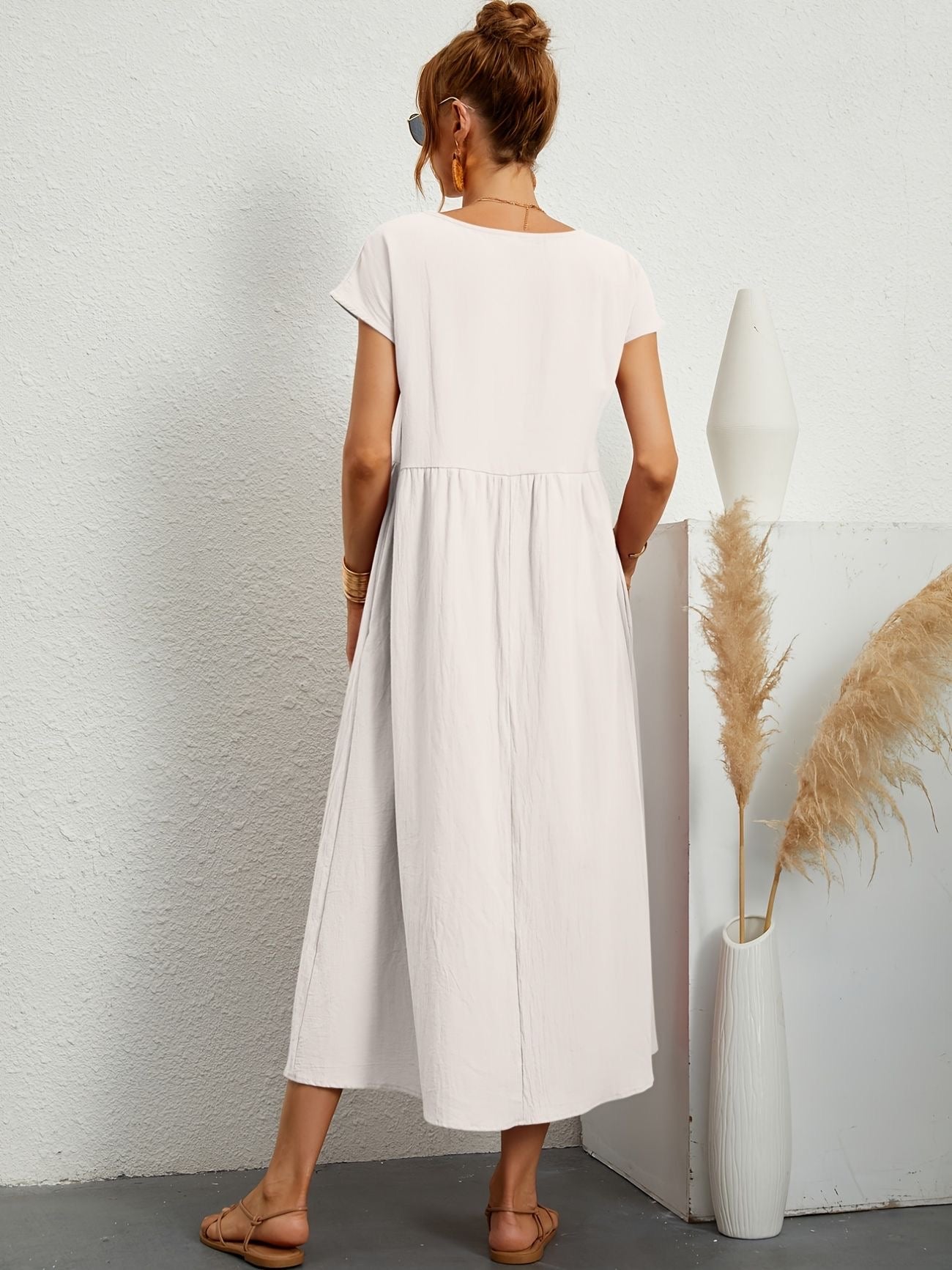 Camilledress With Round Neckline
