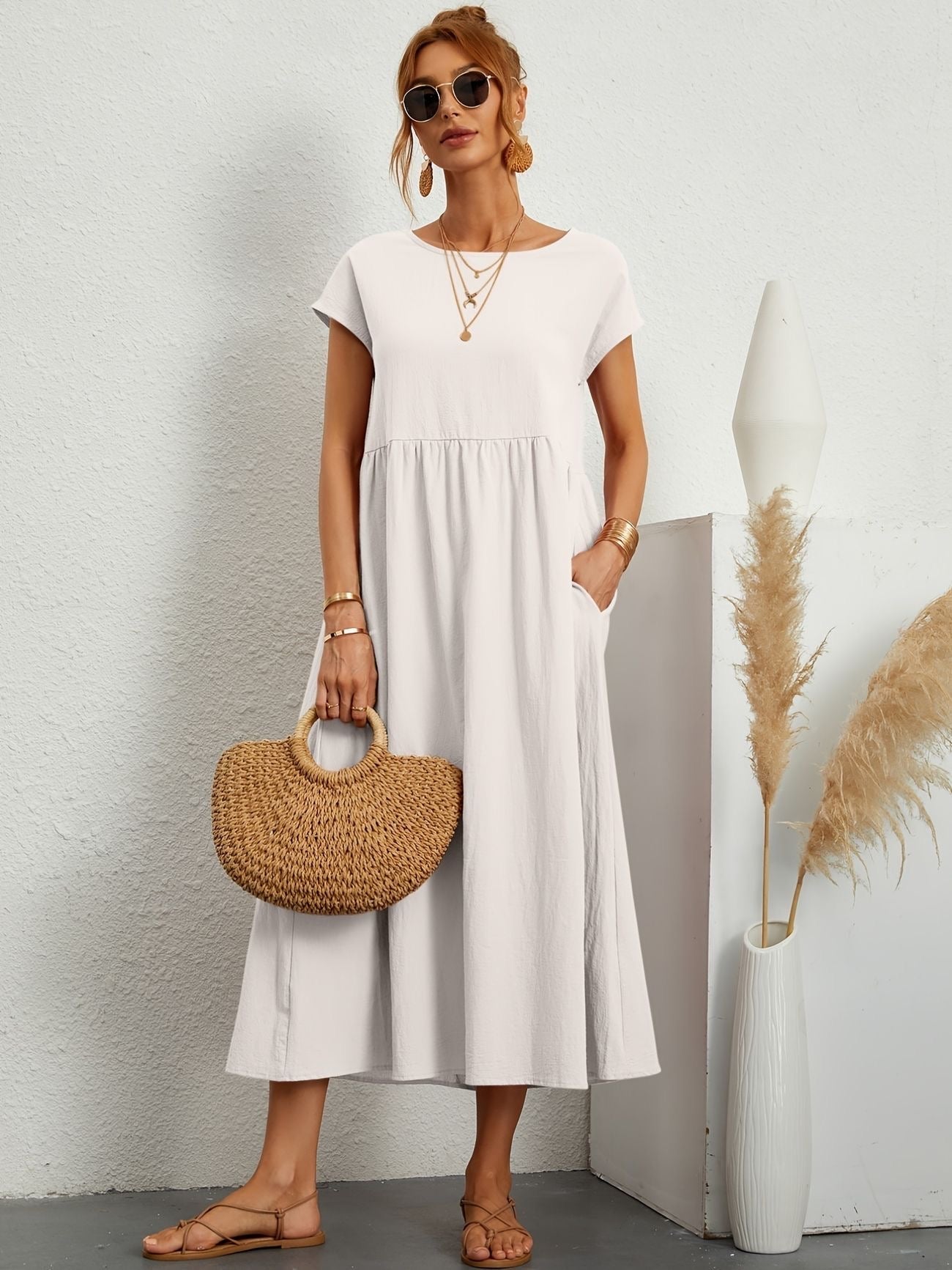 Camilledress With Round Neckline