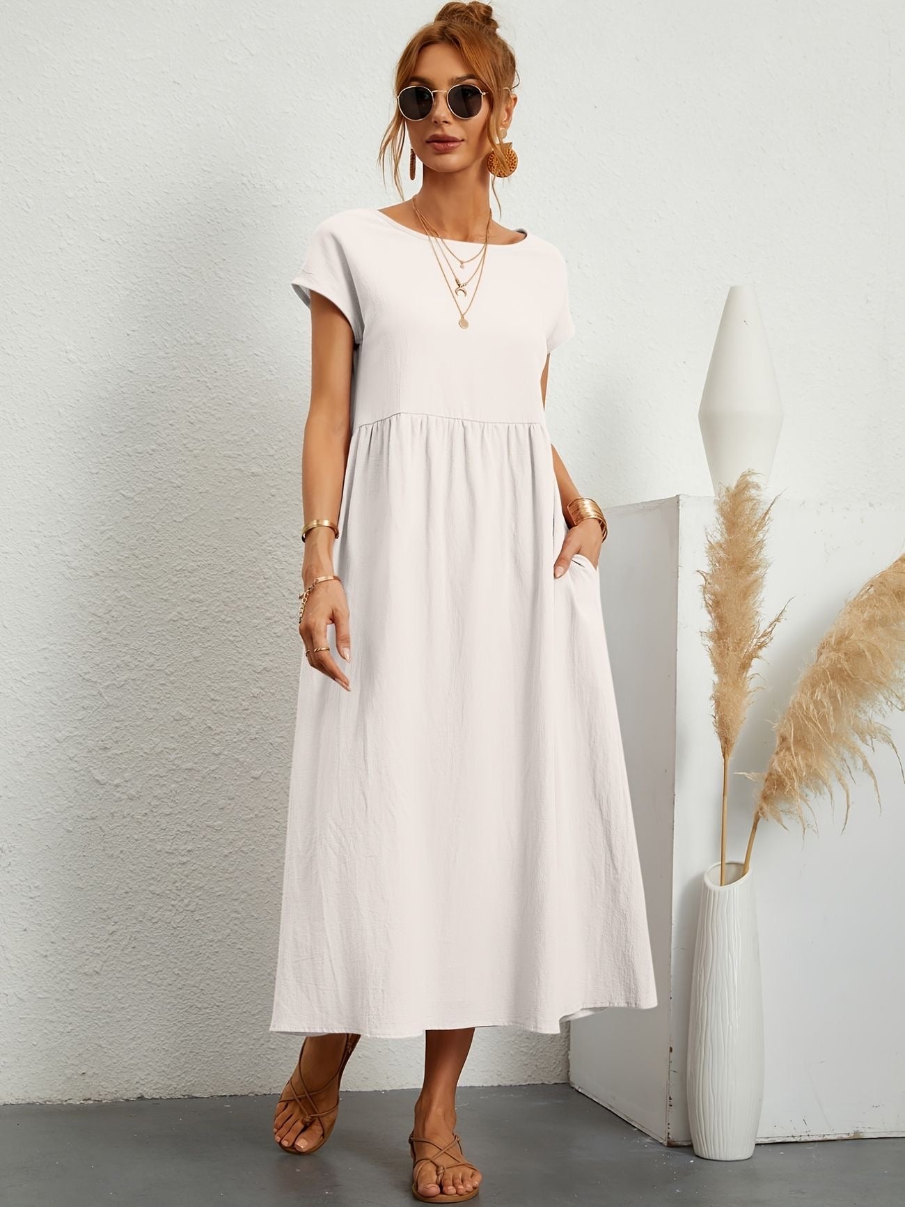 Camilledress With Round Neckline