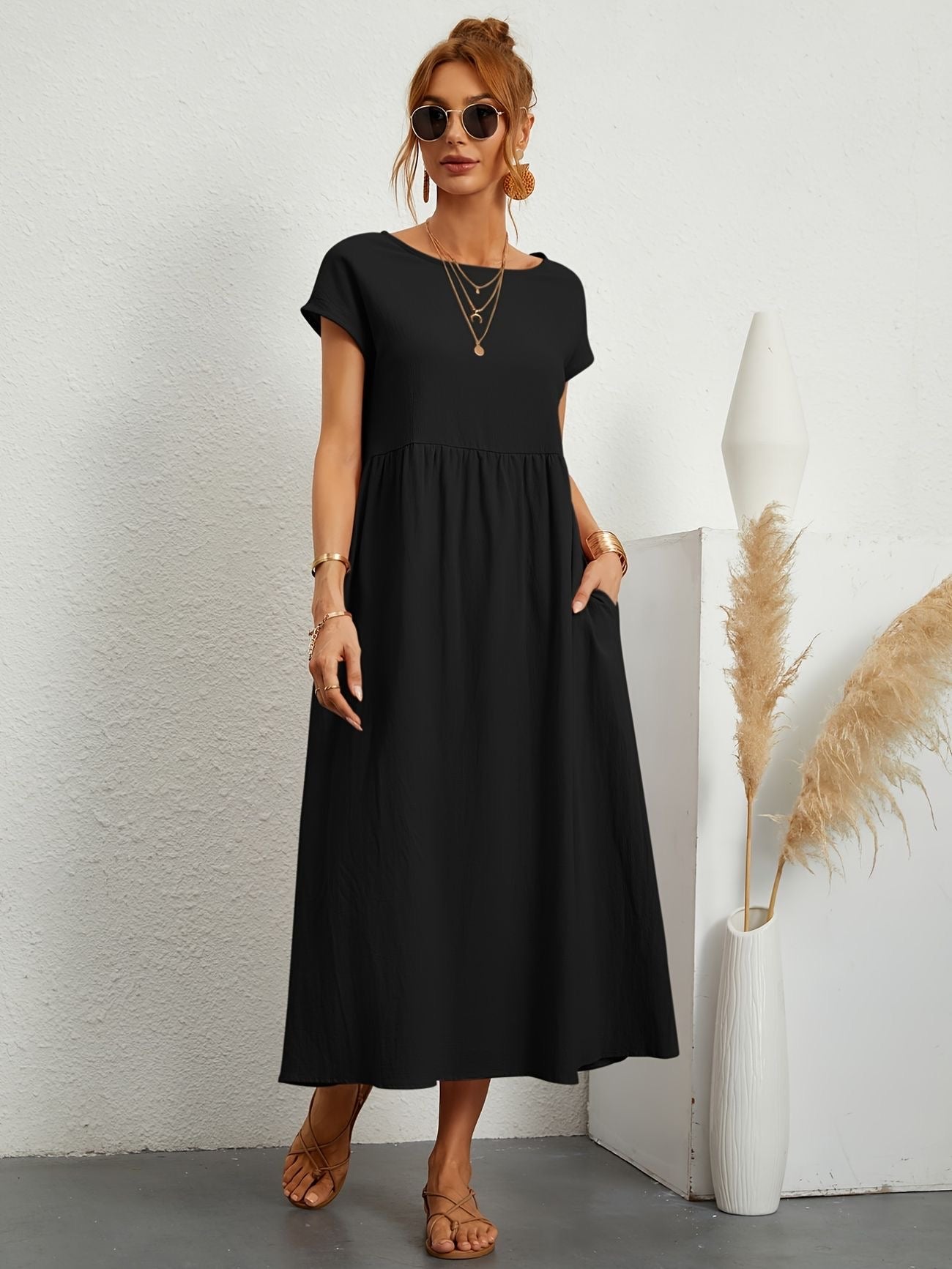 Camilledress With Round Neckline