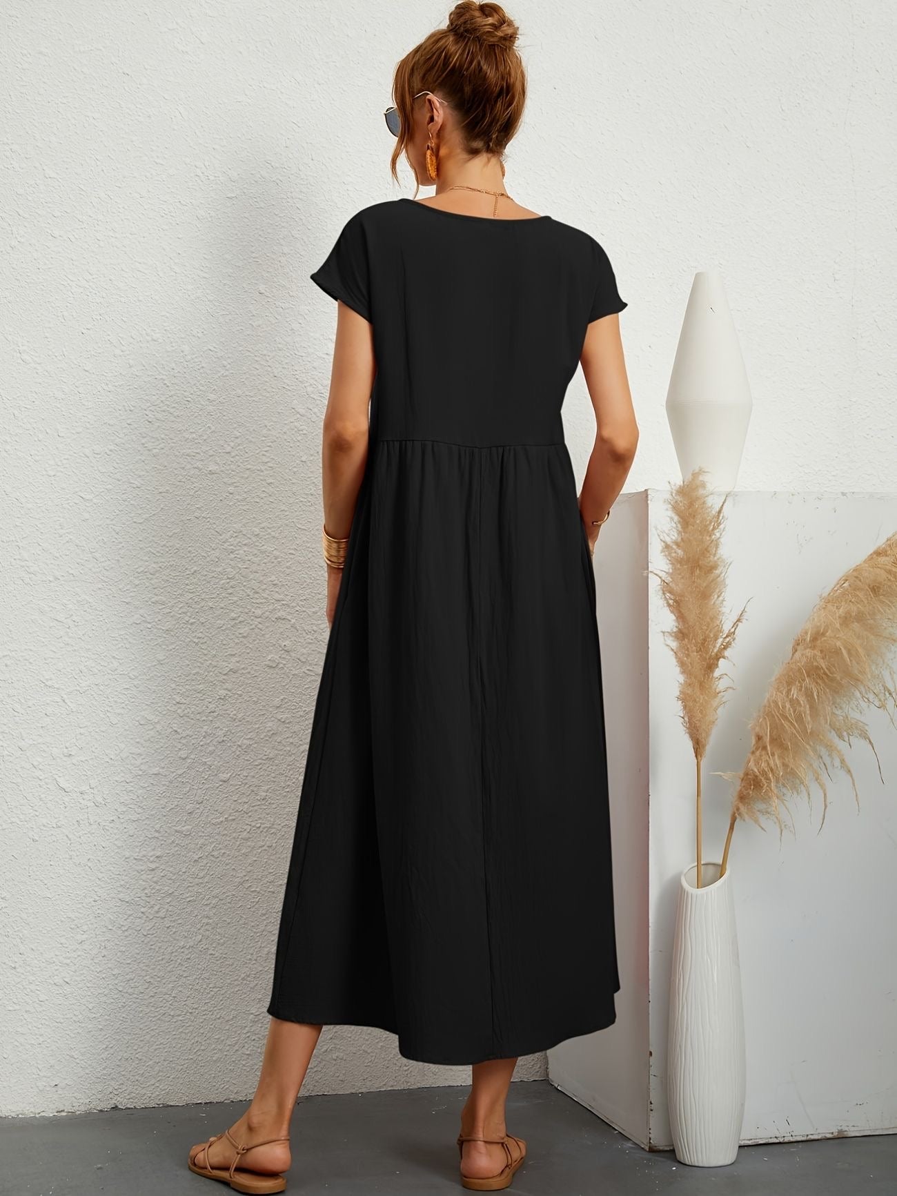Camilledress With Round Neckline