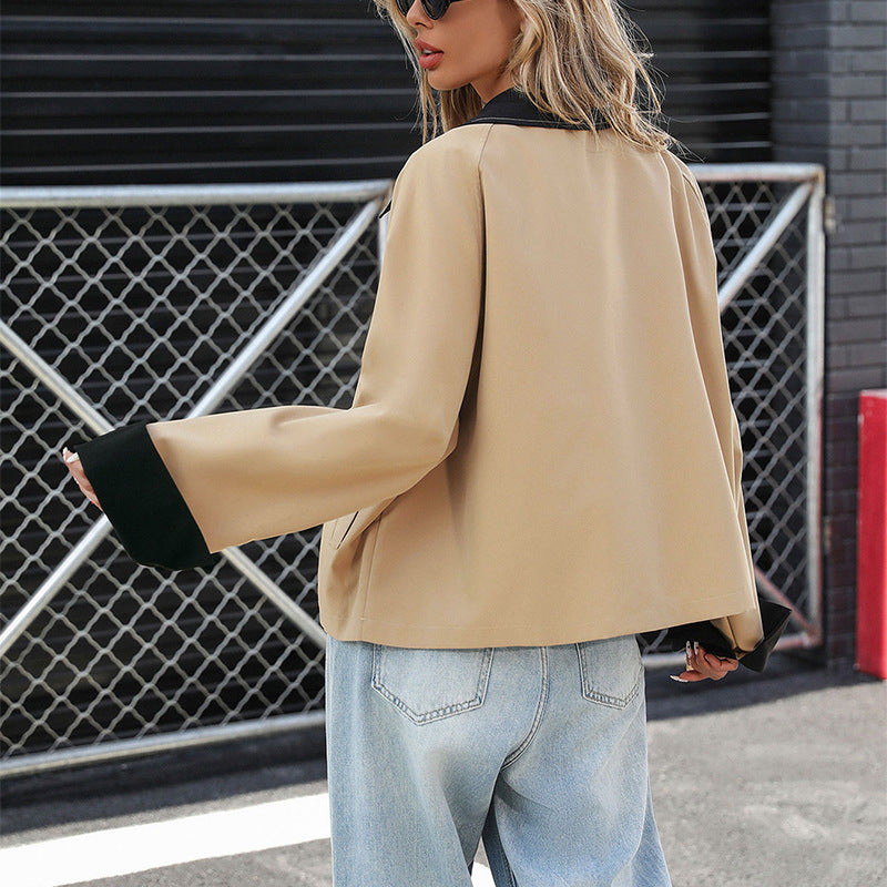 Women's casual jacket with contrasting collar and button closure