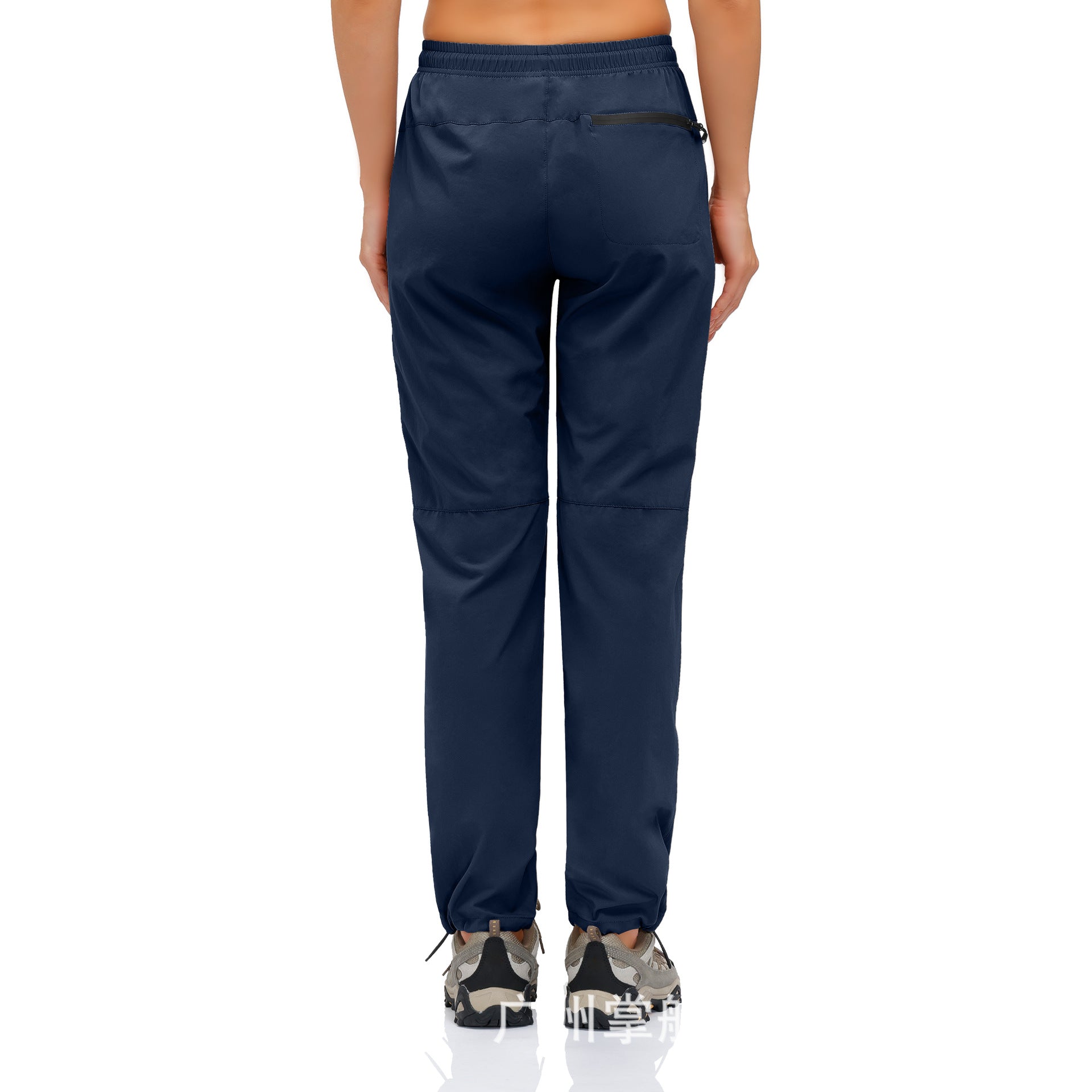 Women's multifunctional sports pants with practical pockets and elastic waistband