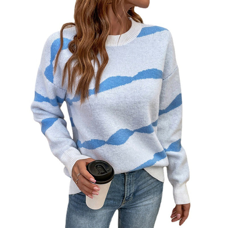 Women's casual pullover with modern wave pattern and loose fit