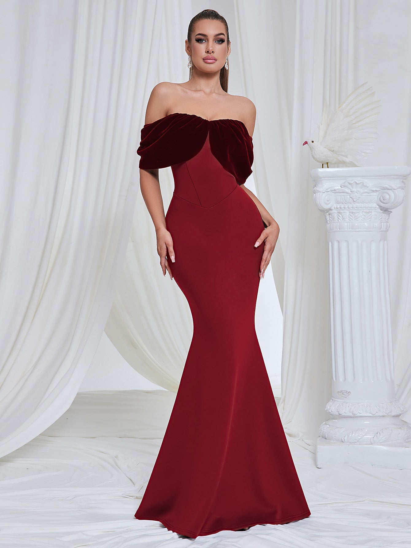 Ladies Elegant Mermaid Evening Dress with Off-Shoulder Design and Voluminous Puff Sleeves