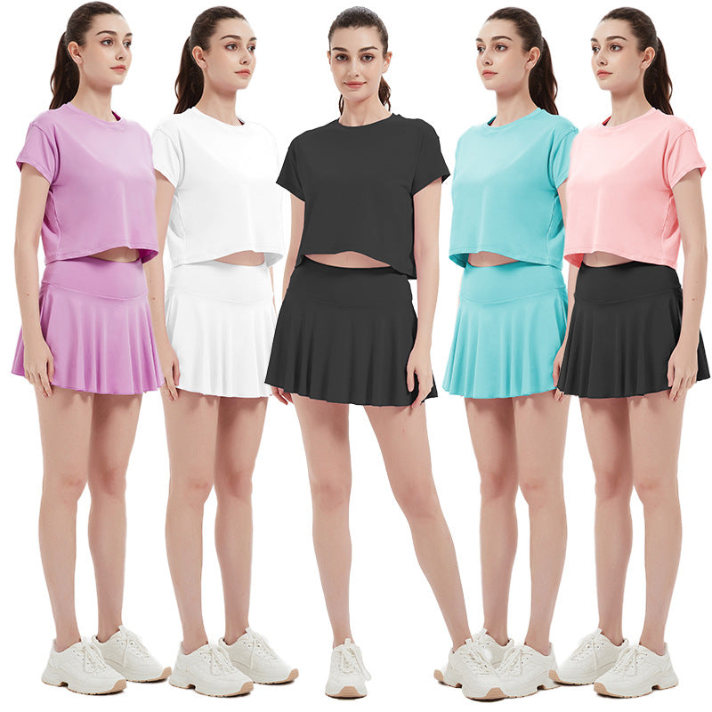 Women's Sporty Crop Top and Pleated Skirt Set with Breathable Material and High Wearing Comfort