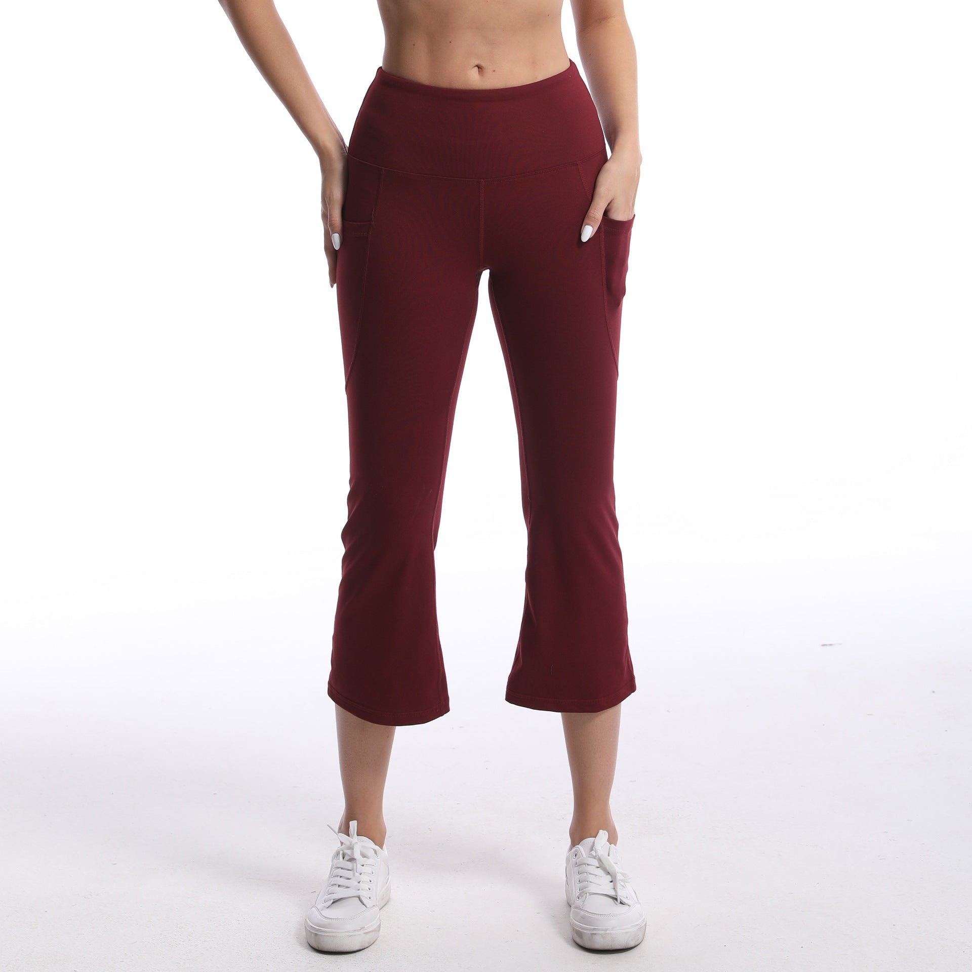 Women's sporty high-water pants with practical side pockets