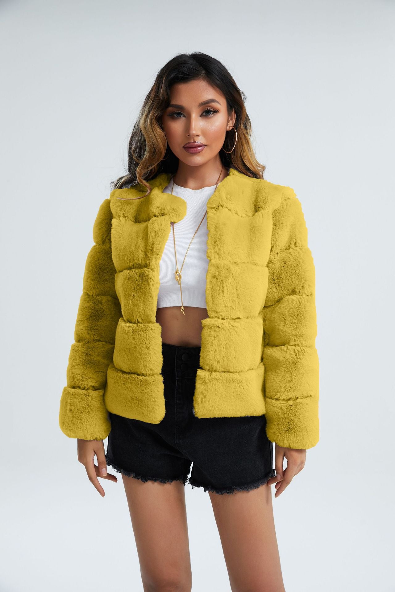 Women's fashionable cuddly jacket
