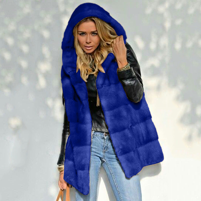 Women’s fleece vest with hood