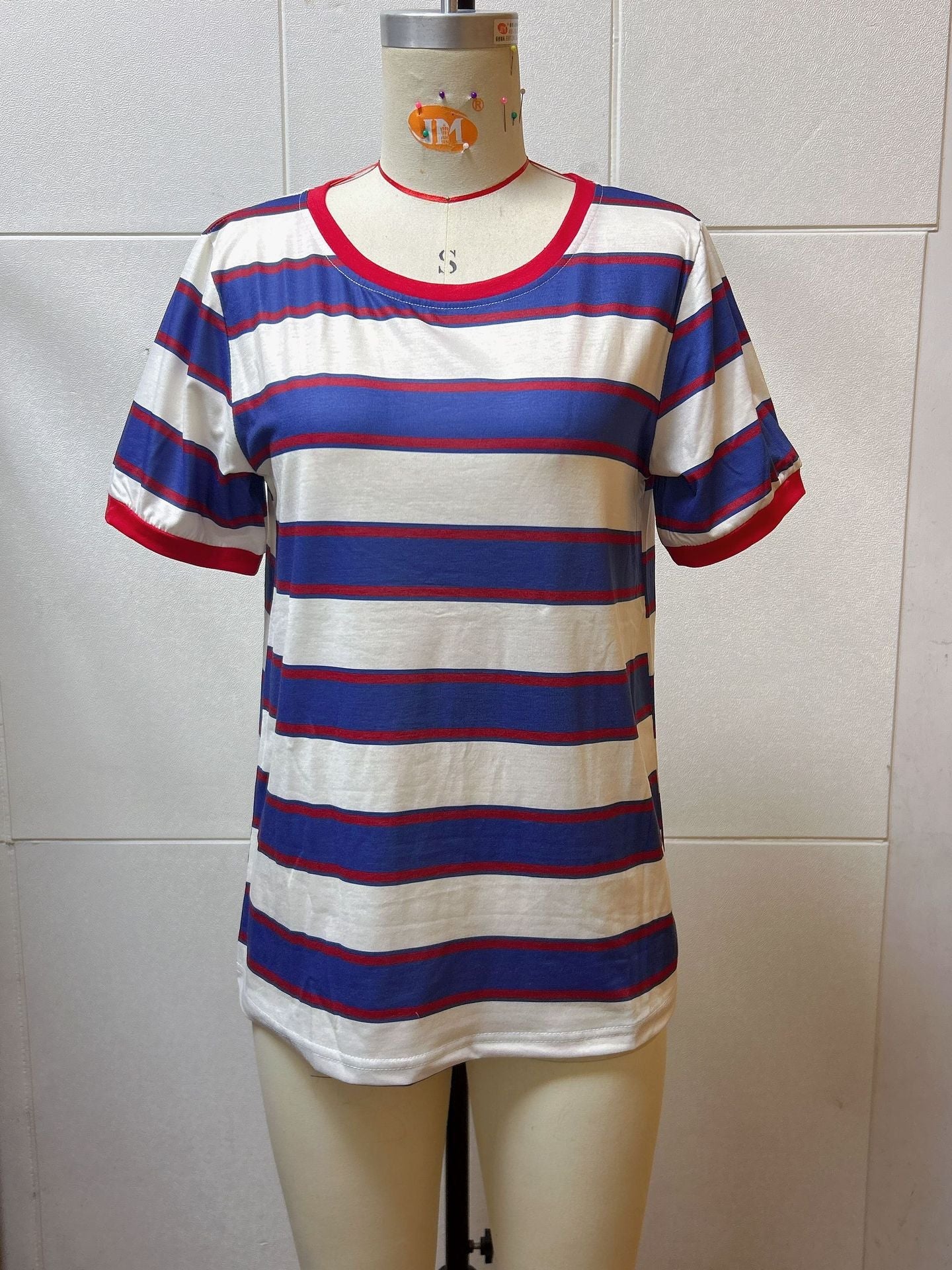 Women's casual striped T-shirt with short sleeves and round neck