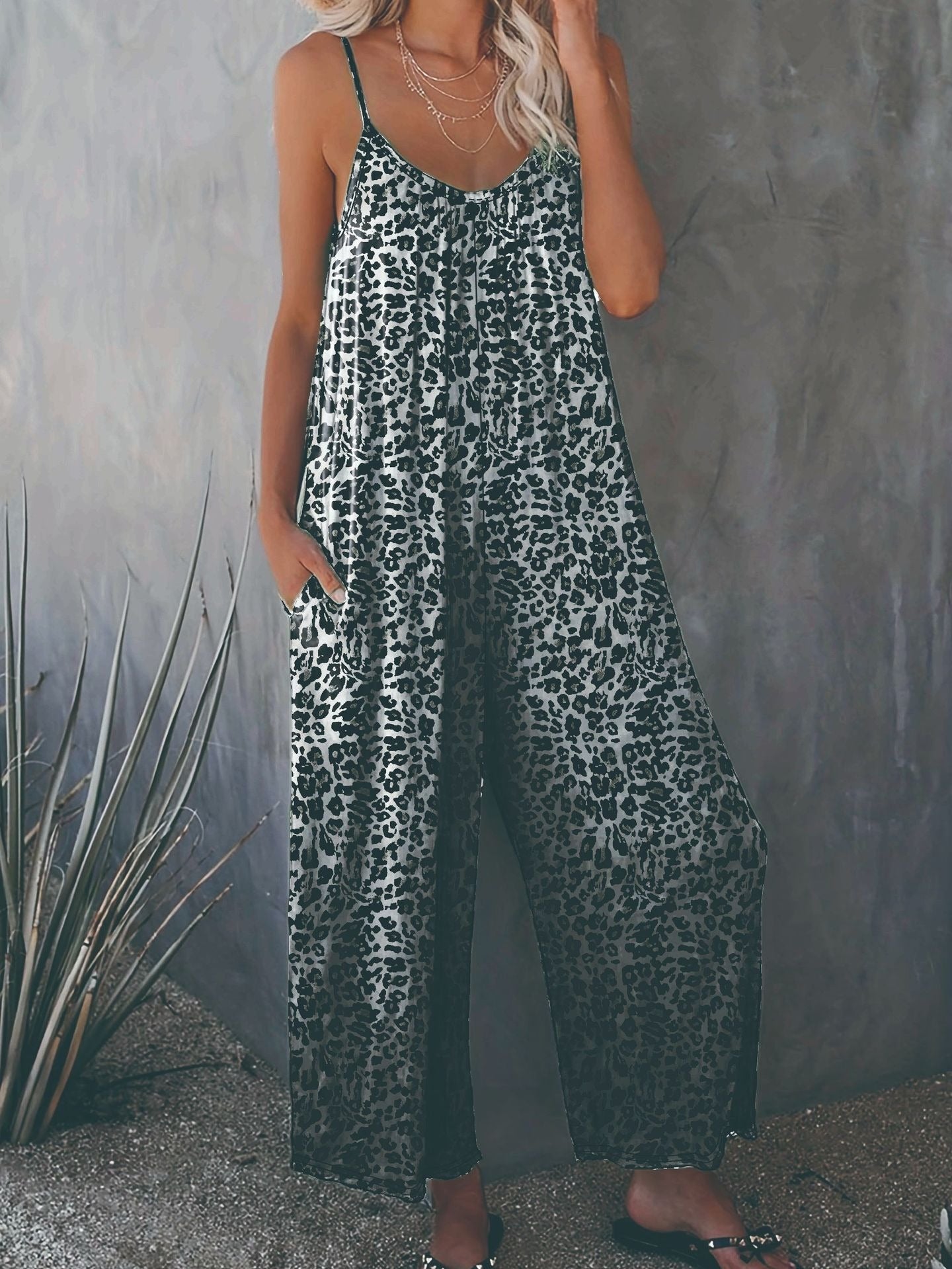 Women's Loose Jumpsuit with Animal Print and Practical Pockets