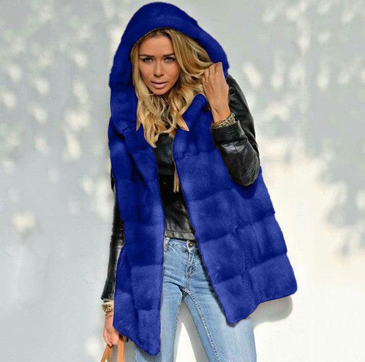 Women’s fleece vest with hood