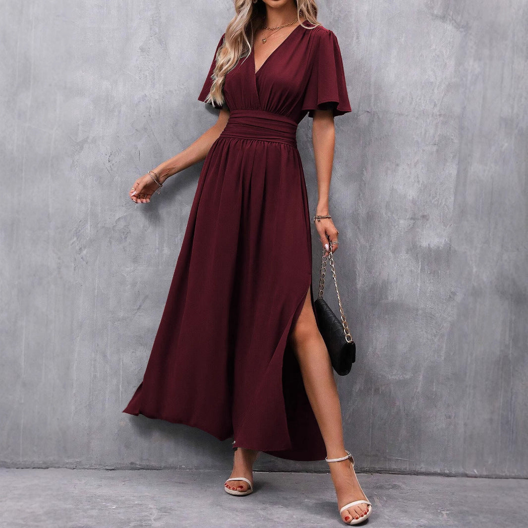 Women's maxi dress with flowing cut and elegant sleeves
