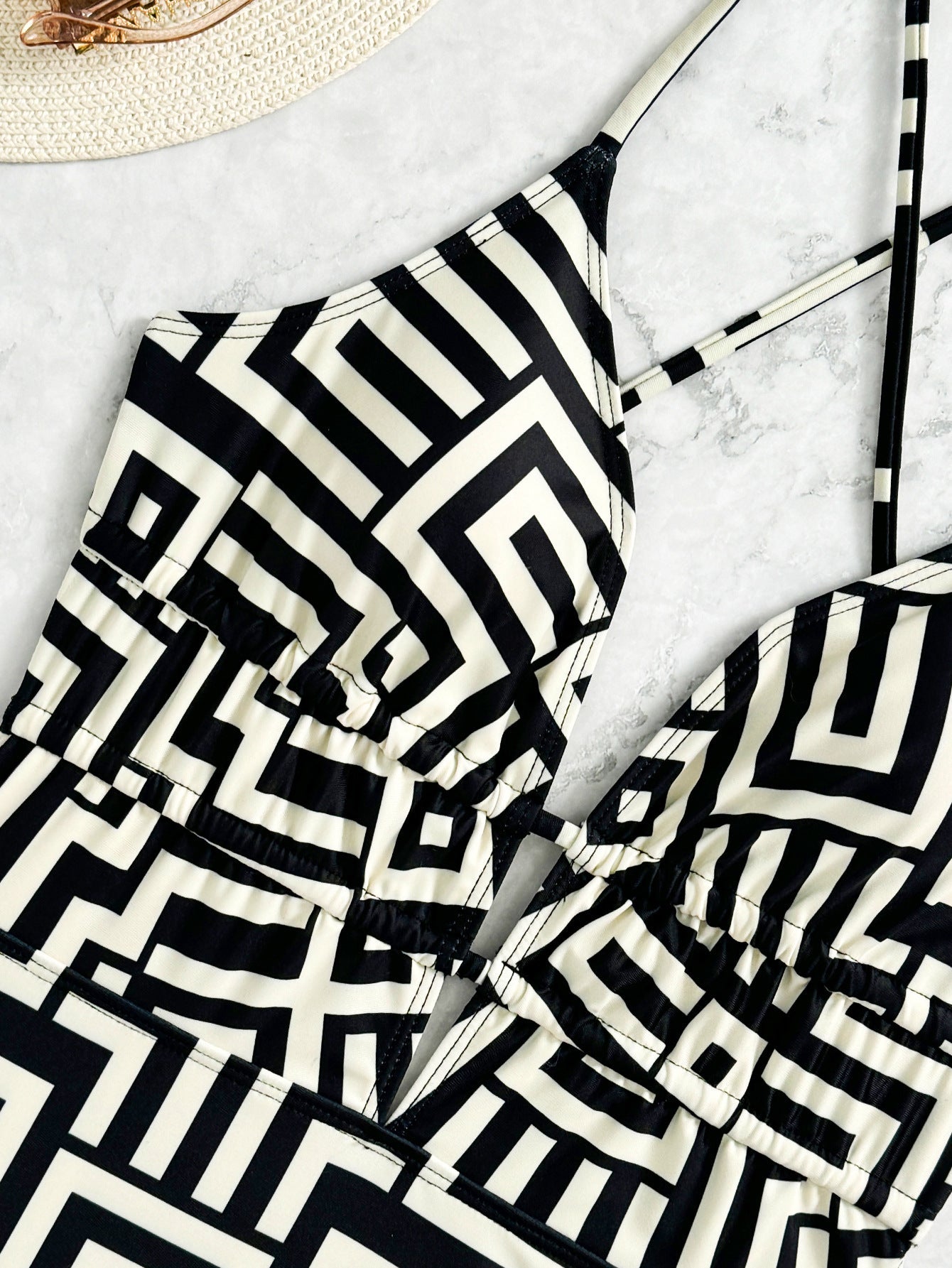 Women's Elegant Swimsuit with Geometric Pattern and Refined Cut-Outs